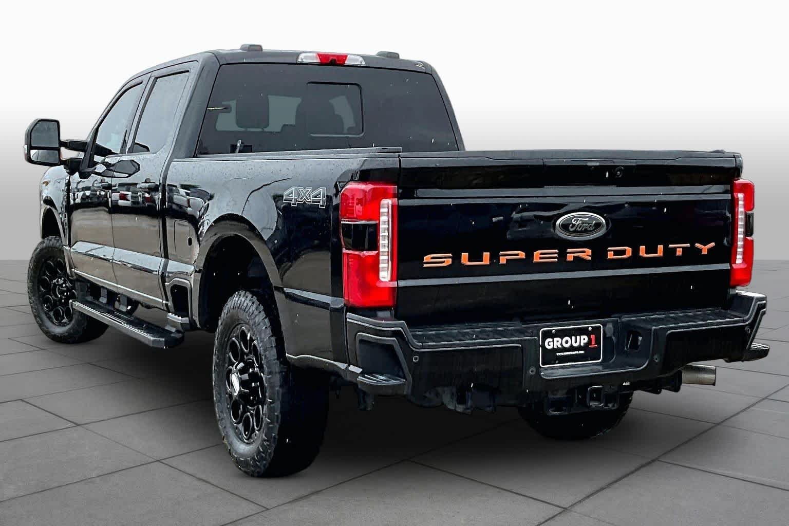 Used 2024 Agate Black Metallic Ford LARIAT image 12