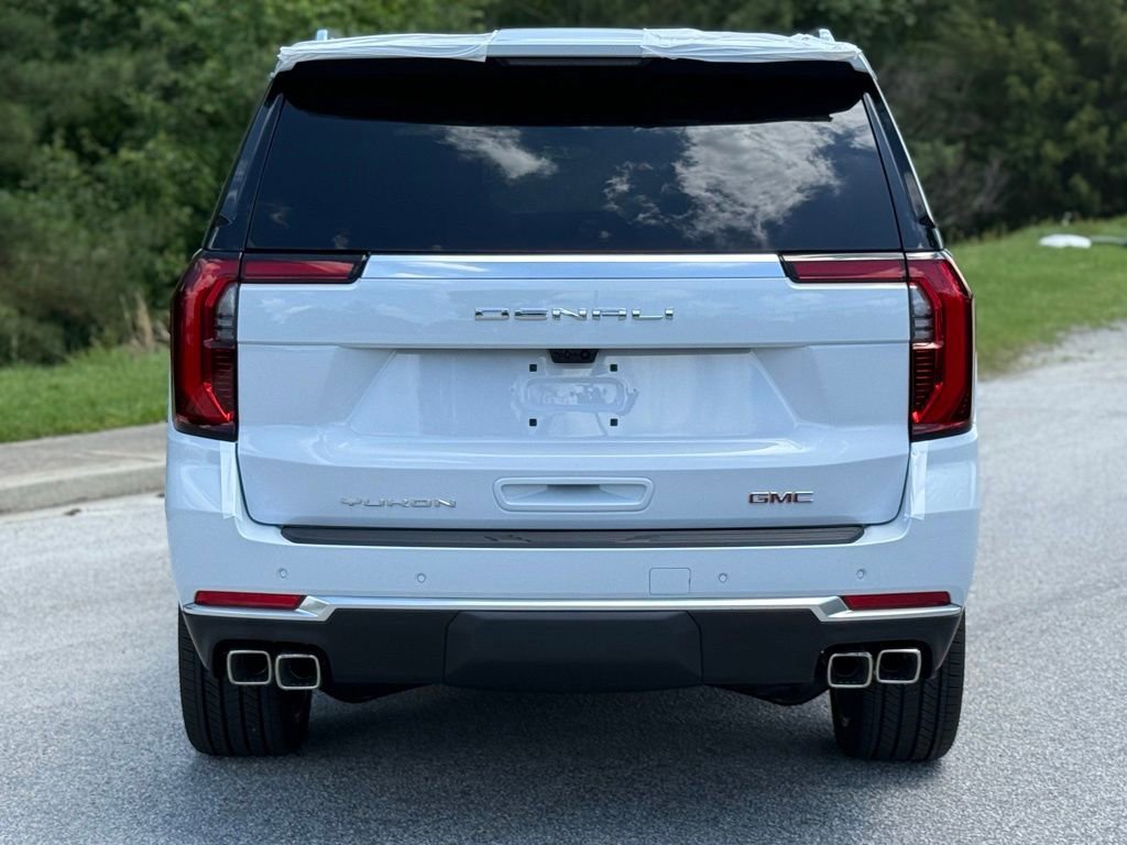 2026 GMC Yukon XL Denali - Photo 12