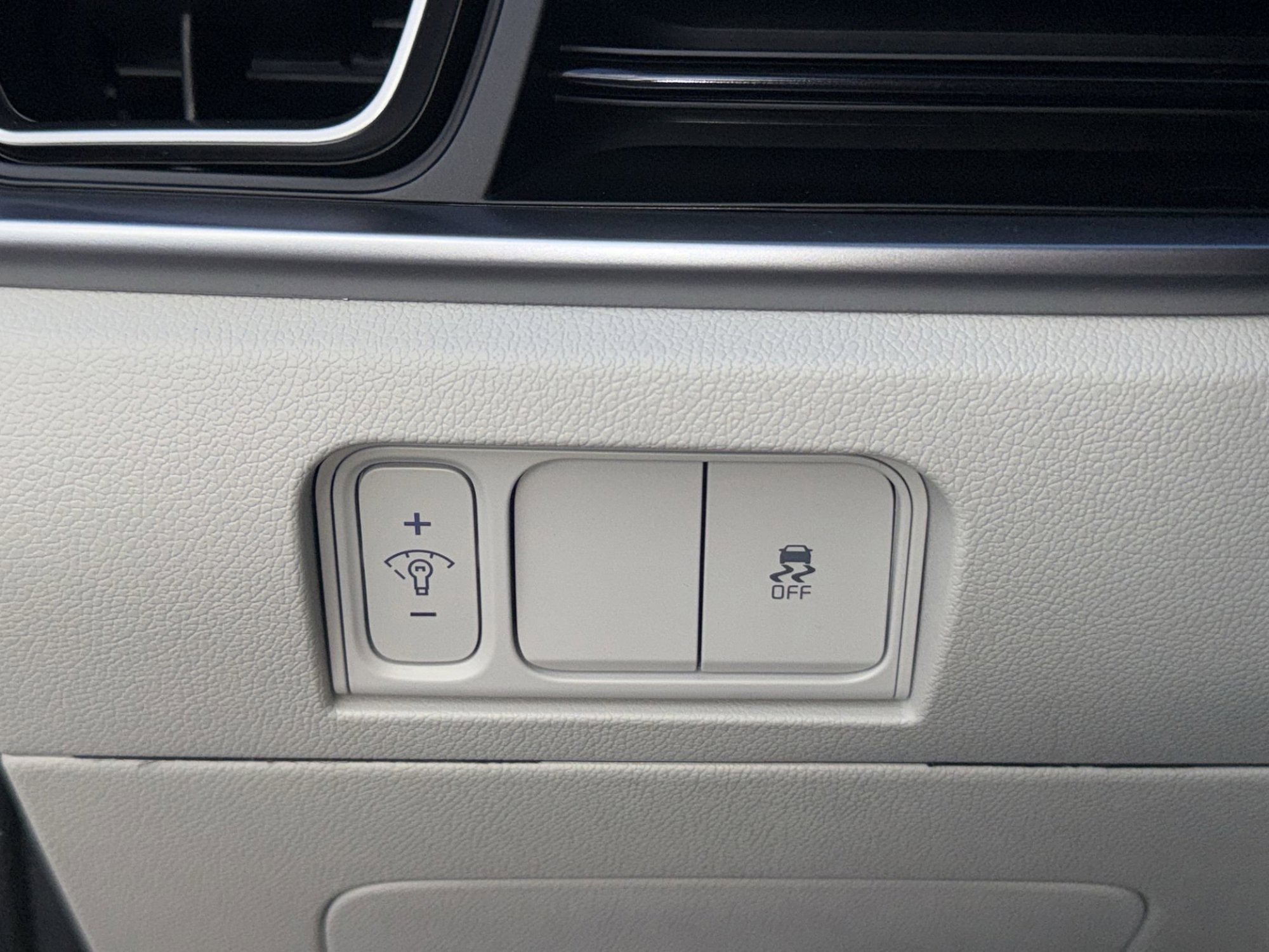 New 2026 Wolf Gray Kia S image 23