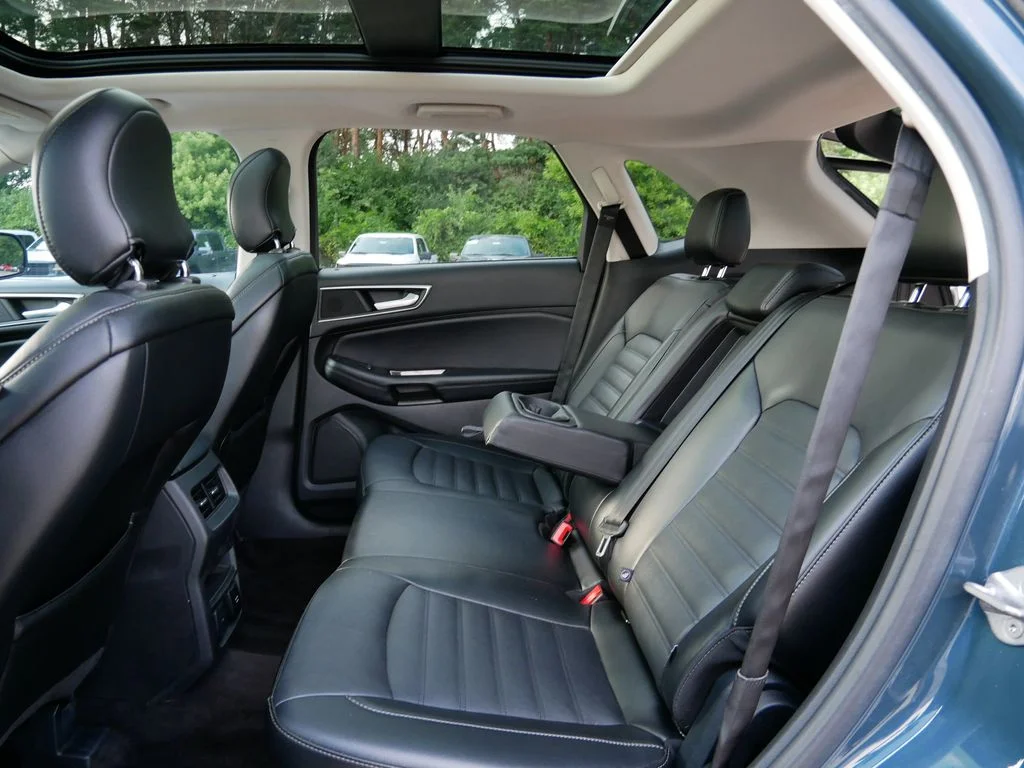 Used 2016 Blue Ford SEL image 10
