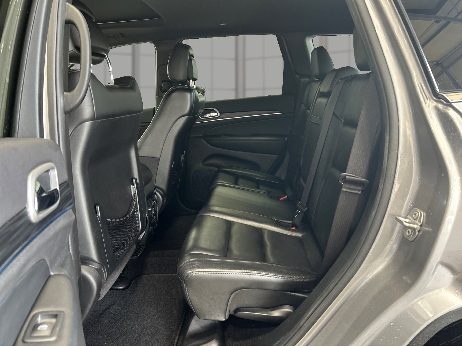 Used 2020 Silver Jeep Limited image 10