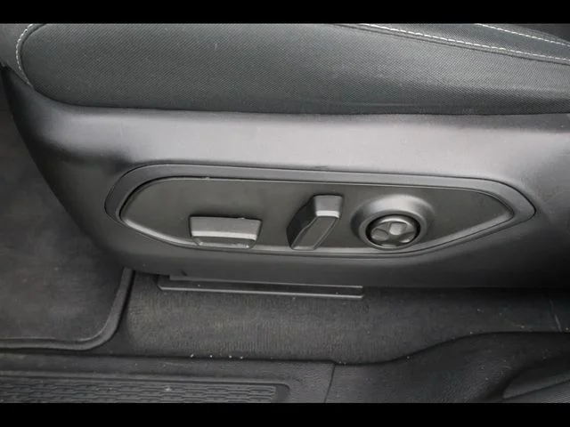 Used 2025 Gray Jeep Laredo X image 15