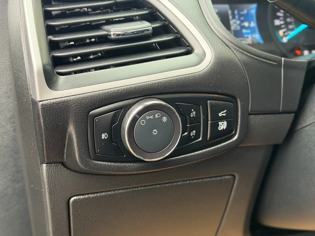 Used 2024 Black Ford SEL image 23