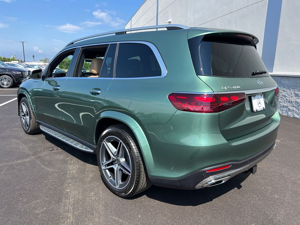 New 2026 MANUFAKTUR Ireland Mid Green Metallic Mercedes-Benz GLS 450 image 5