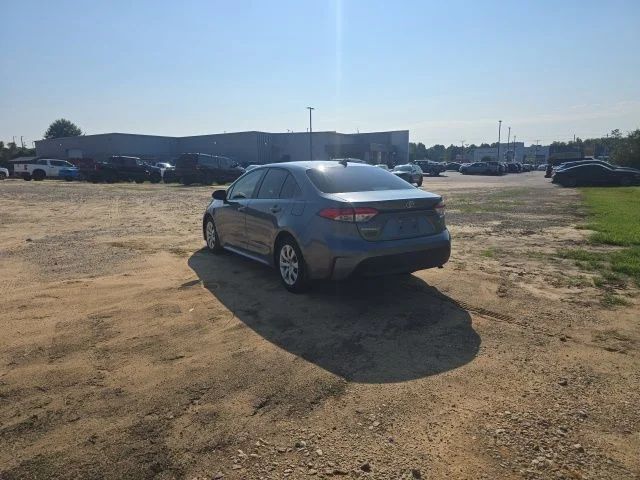 Used 2025  Toyota LE image 6