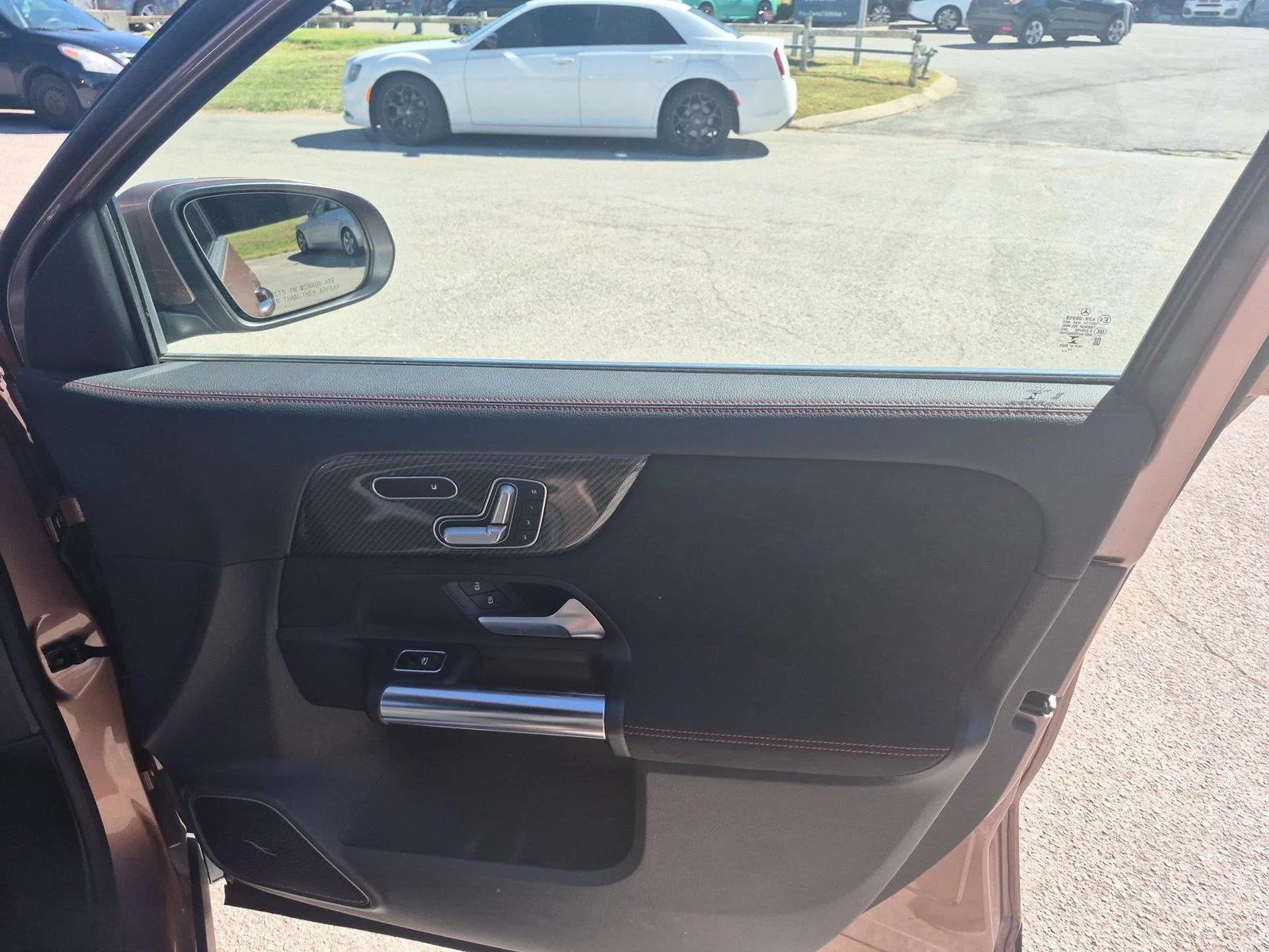 Used 2021 Rose Gold Metallic Mercedes-Benz GLA 250 image 33