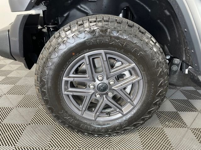 Used 2026 White Jeep Sport S image 11