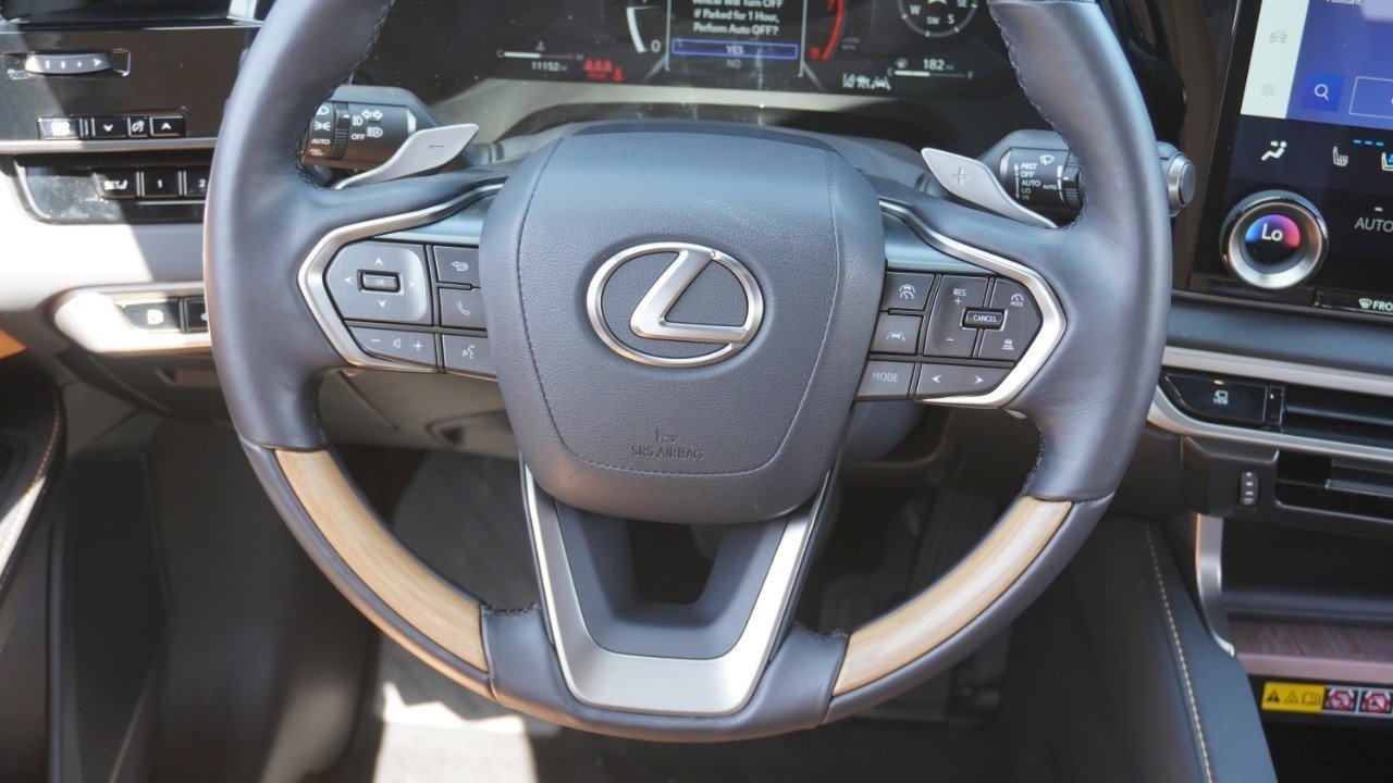 Used 2025 White Lexus RX 350 Premium image 30