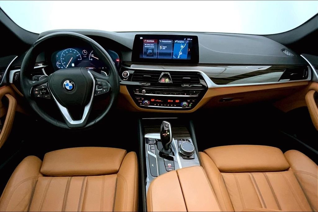 Used 2019 Mineral White Metallic BMW  image 16