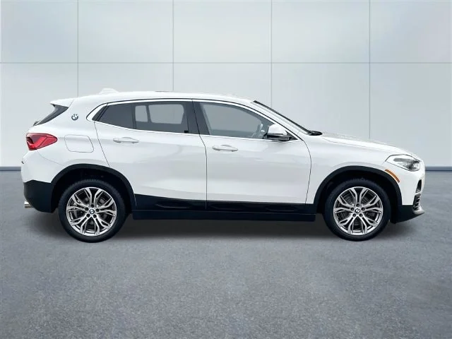 Used 2019 Alpine White BMW sDrive28i image 14