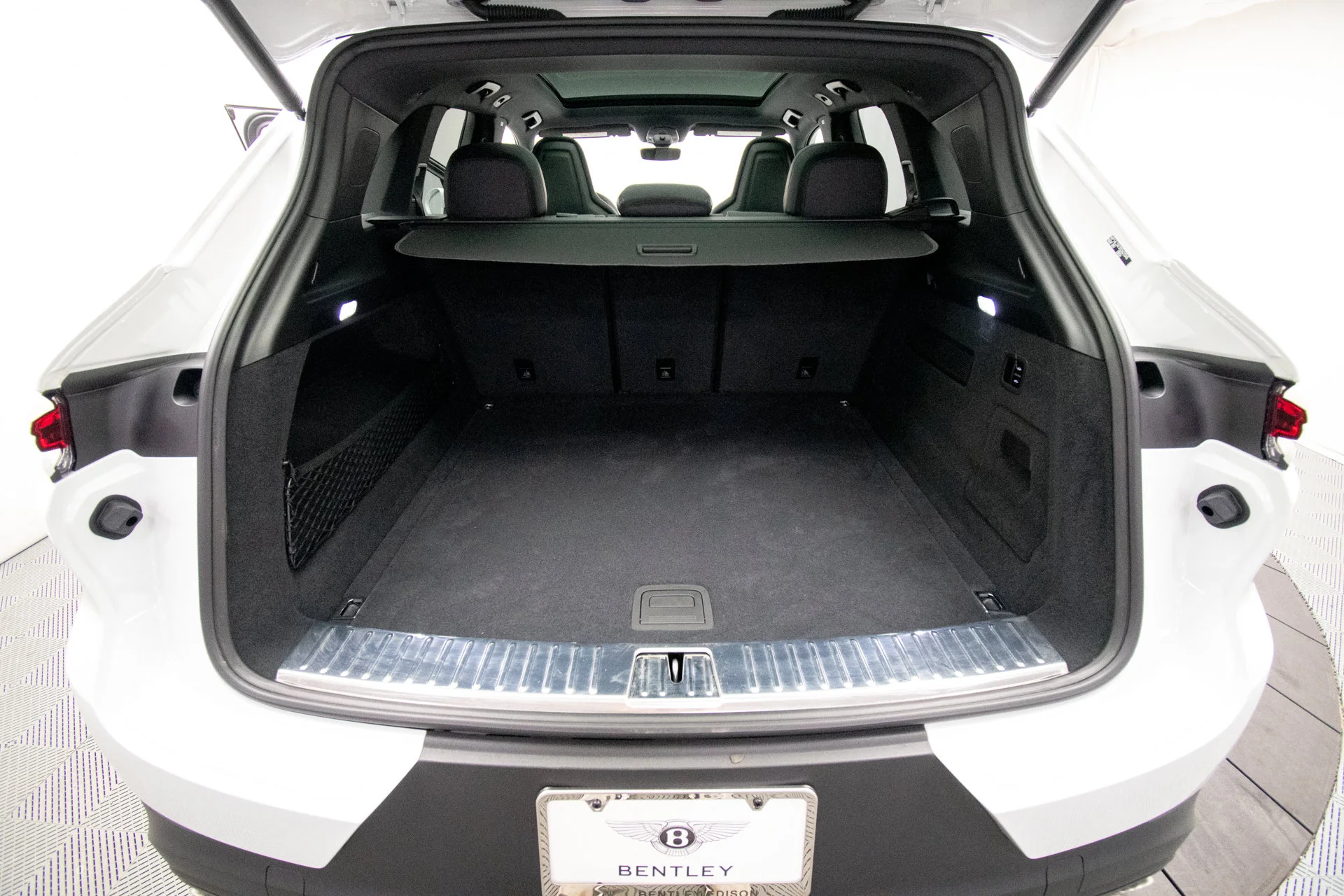 Used 2025 White Porsche S image 39