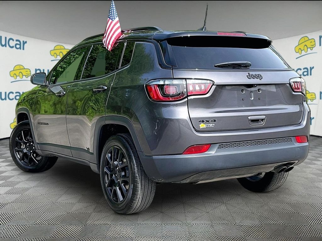 Used 2022 Gray Jeep Altitude image 4