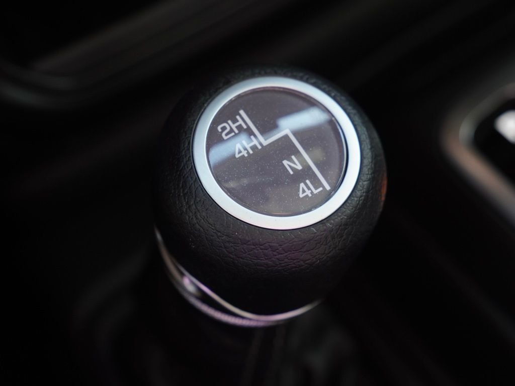 New 2026 Bright White Clear-Coat Exterior Paint Jeep Sport image 18