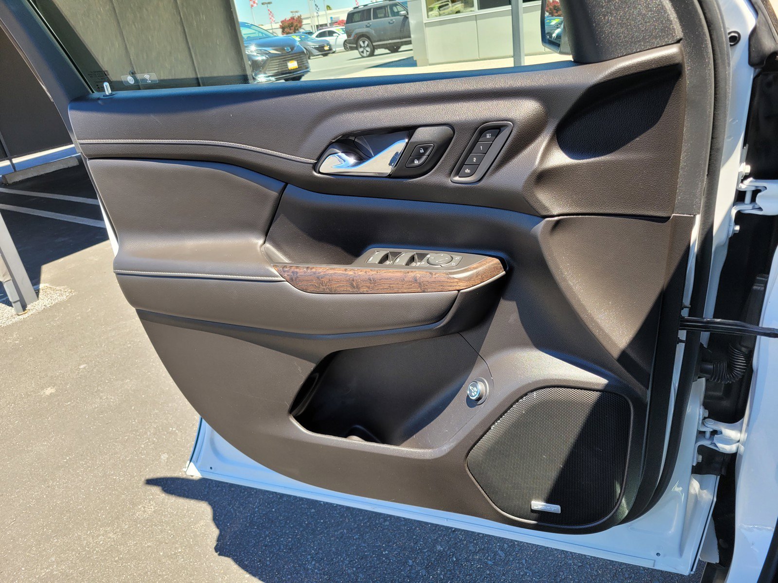 Used 2023 Summit White GMC Denali image 27