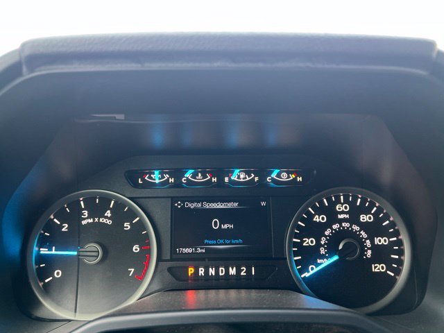 Used 2015 Blue Ford XLT image 6