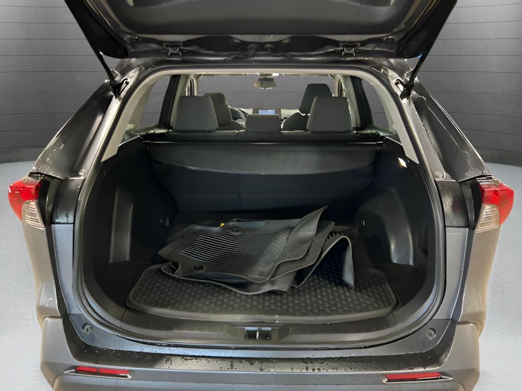 2022 Toyota RAV4 XLE - Photo 29