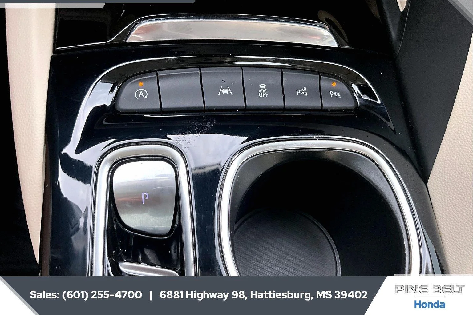 Used 2023 White Frost Tricoat Buick Avenir image 23