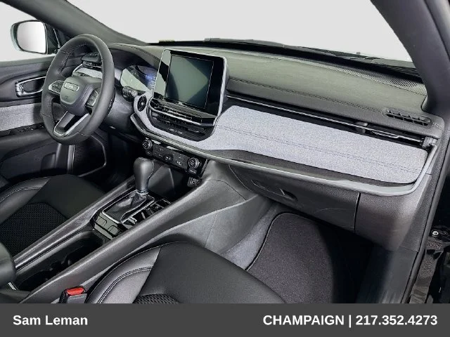 New 2026 Black Jeep Latitude image 27