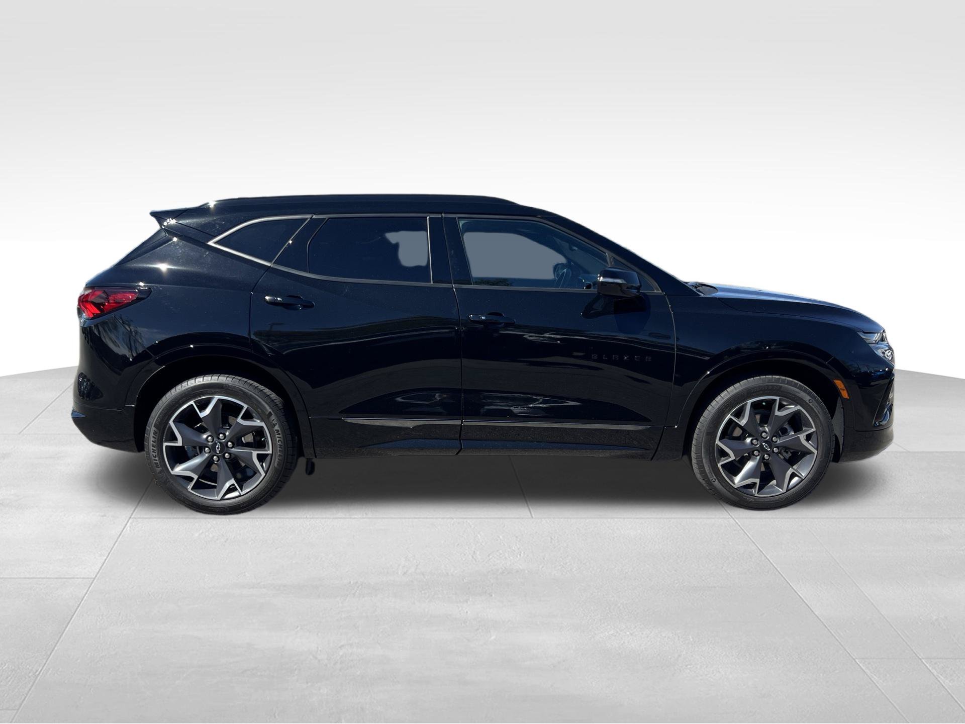 Used 2022 Black Chevrolet RS image 4