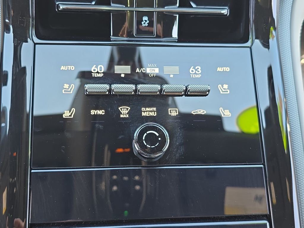 Used 2025  Porsche 4 image 27