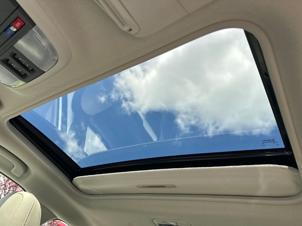 Used 2018 Crystal White Pearl Subaru 2.0i Limited image 24