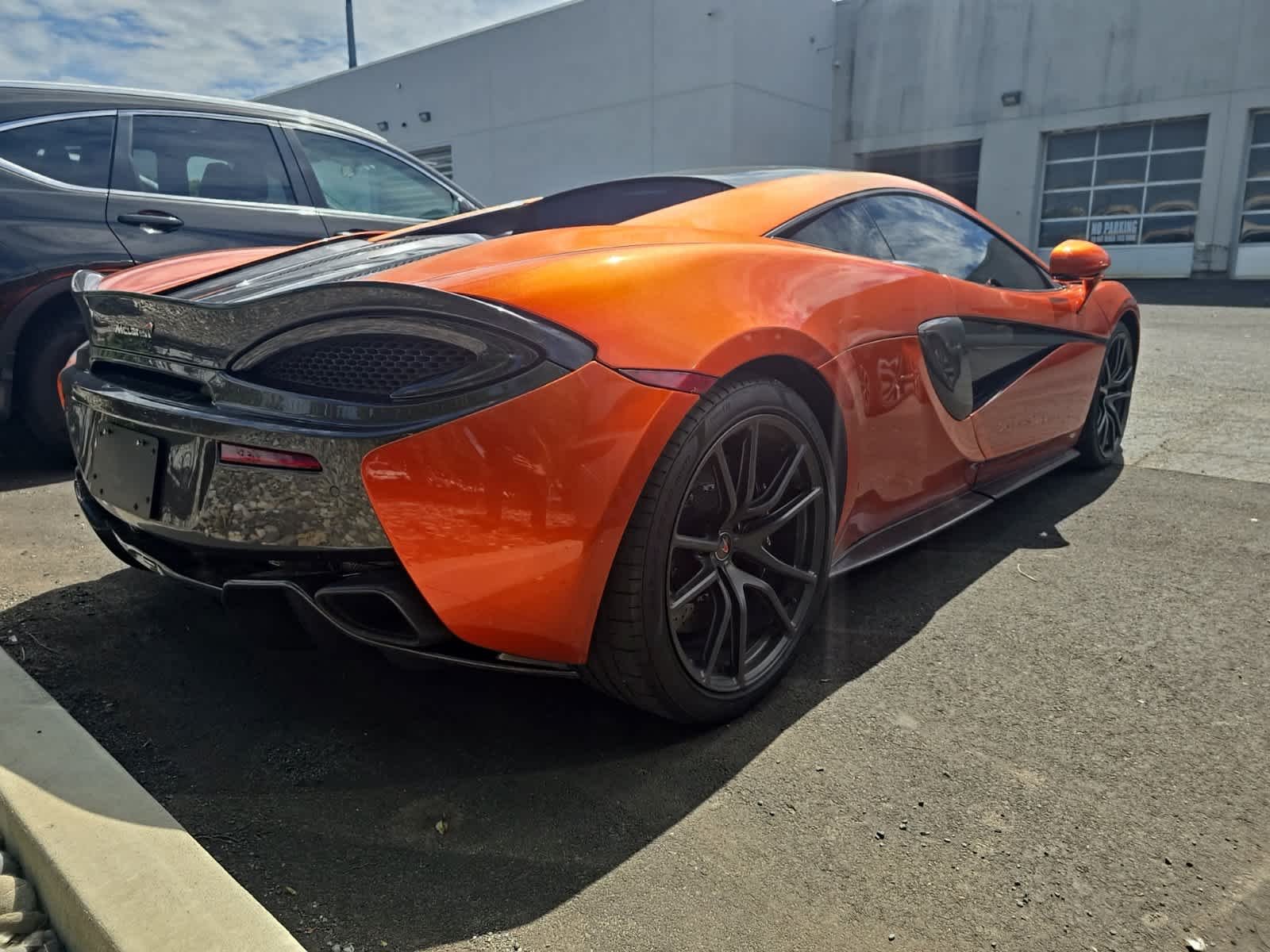 Used 2018  McLaren  image 4