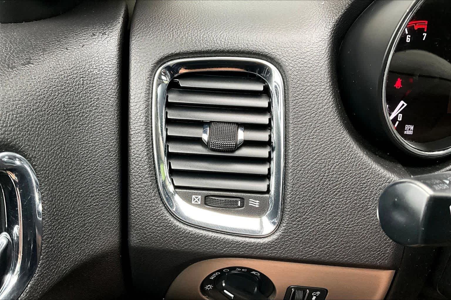 Used 2018 Granite Clearcoat Dodge SXT image 36