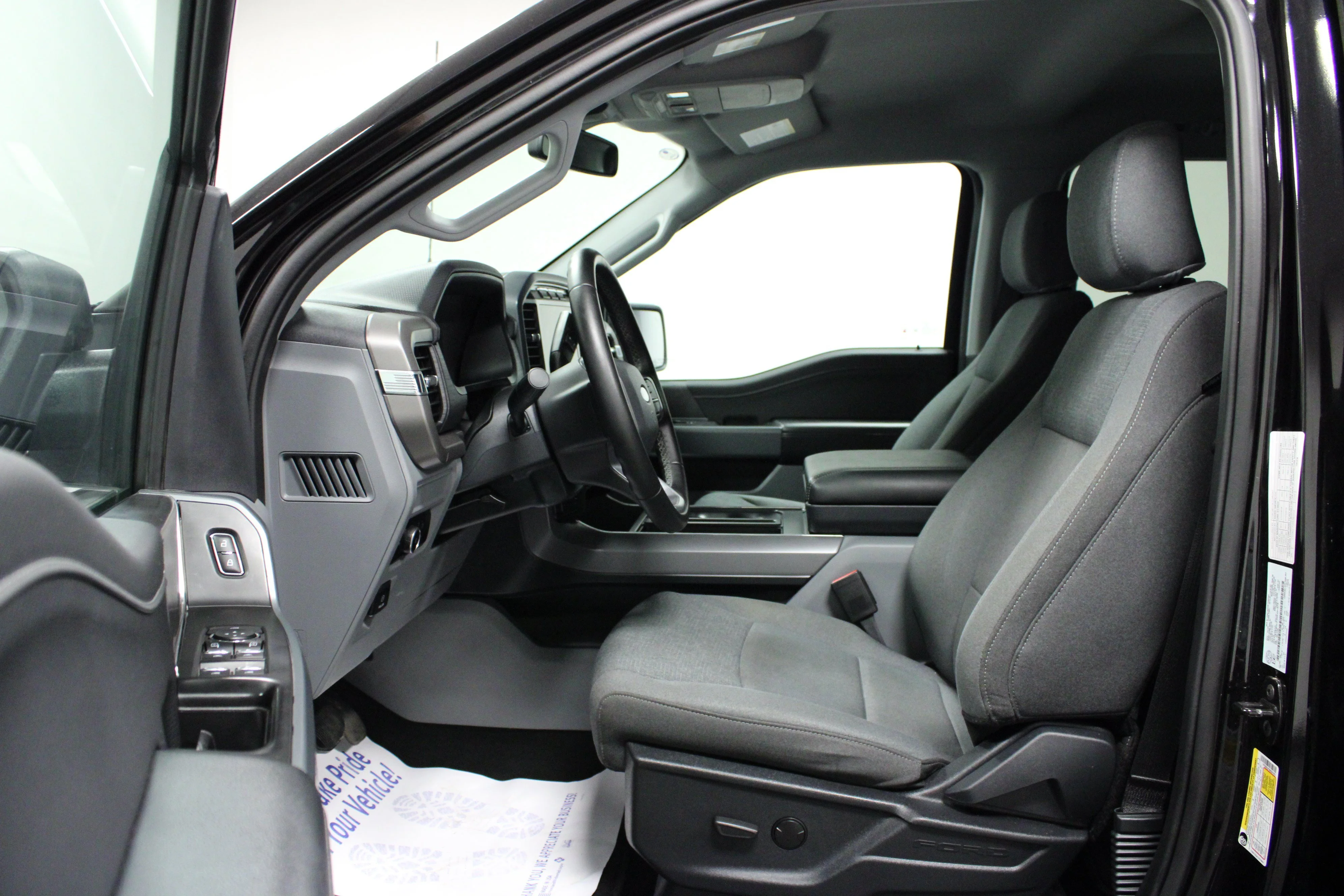 Used 2024 Agate Black Metallic Ford XLT image 12