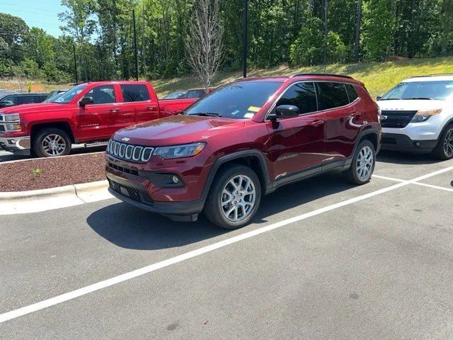 2022 Jeep Compass Latitude Lux 4X4's photo