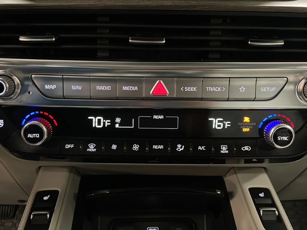 Used 2022 Gray Kia EX image 21