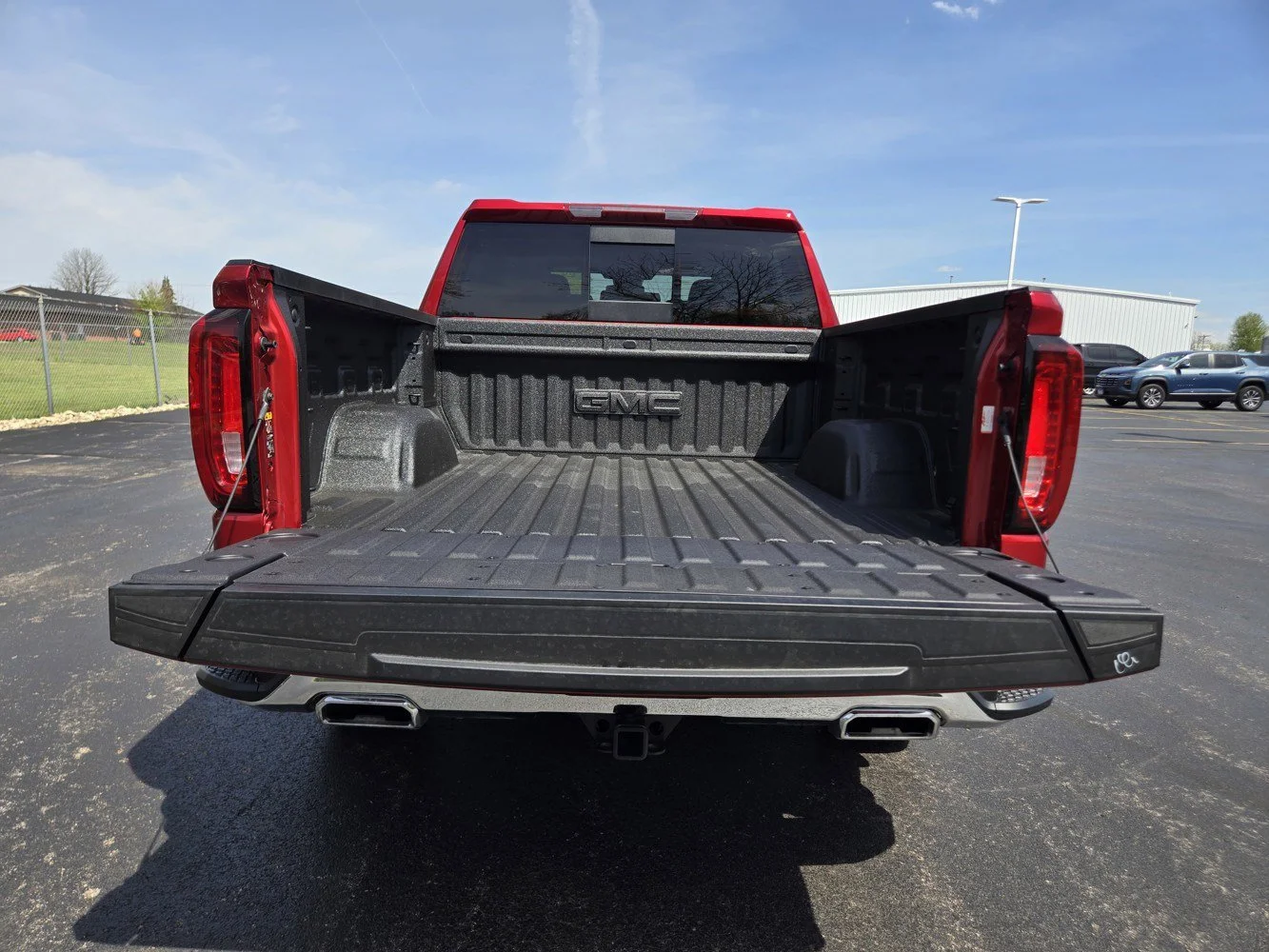 2026 GMC Sierra 1500 SLT - Photo 28