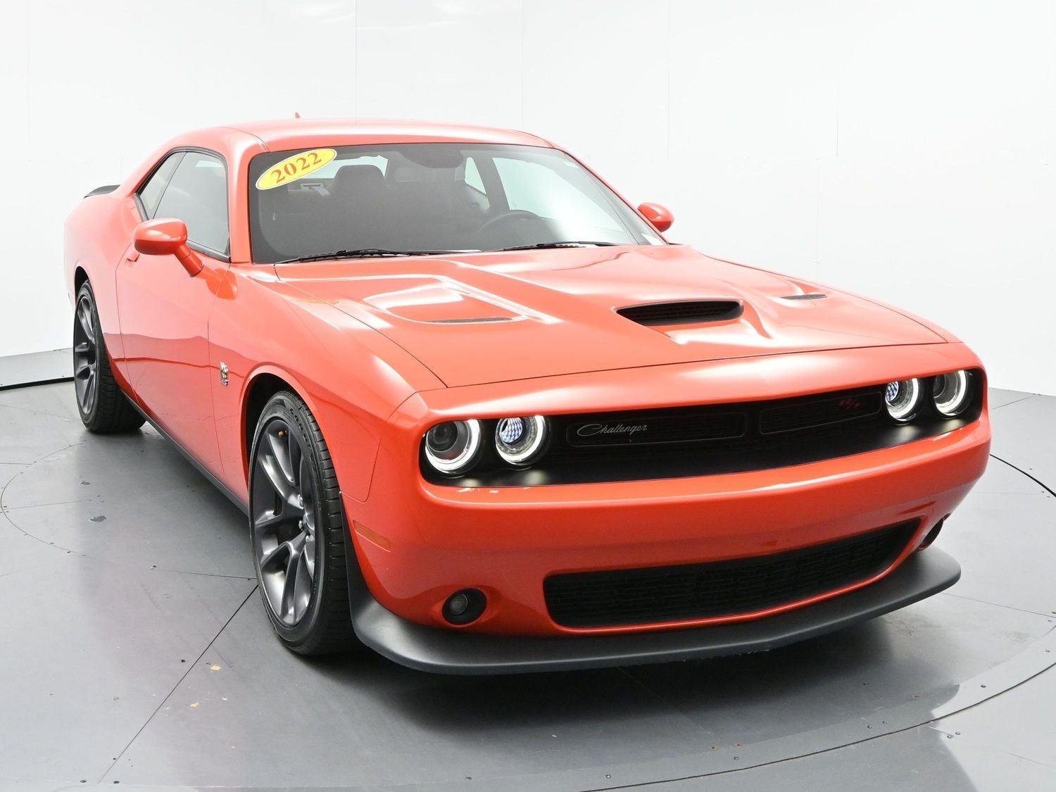 Used 2022 Go Mango Dodge R/T Scat Pack image 2