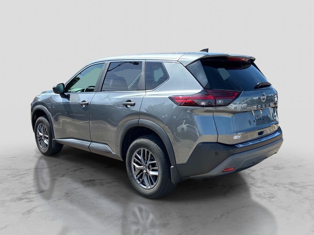 Used 2023 Gray Nissan S image 5