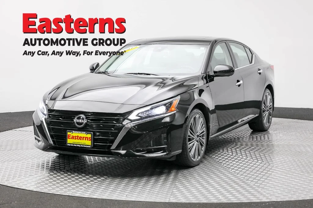 Used 2023 Black Nissan 2.5 SL image 1