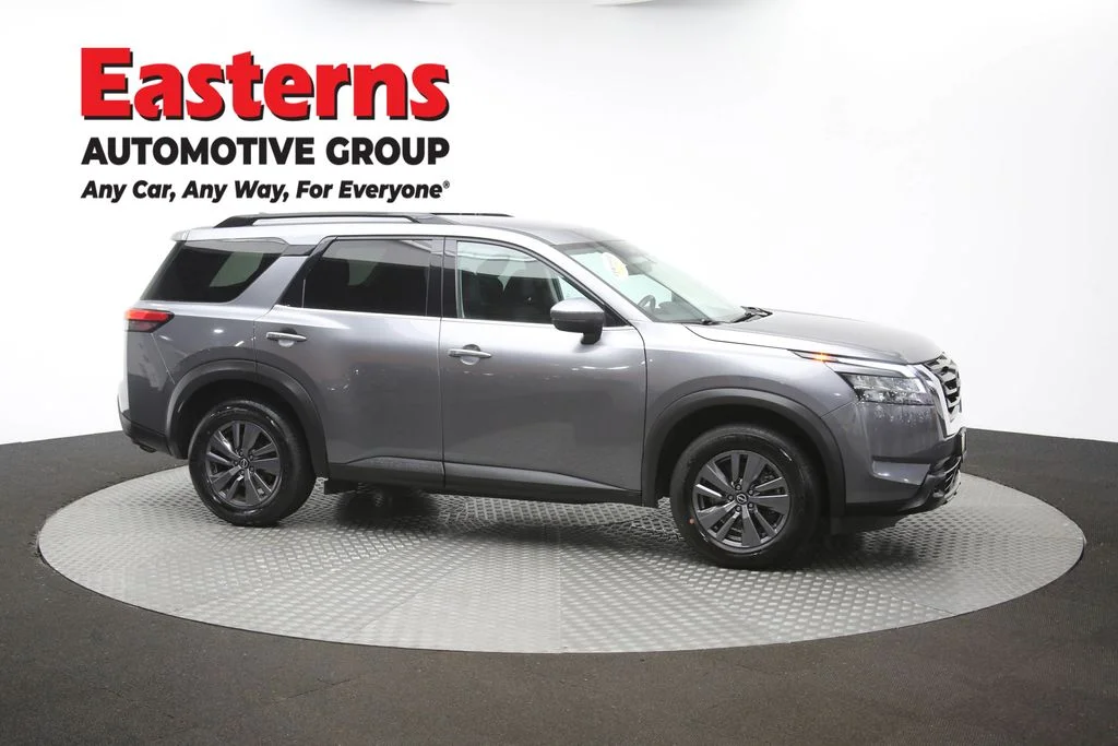 Used 2022 Gray Nissan SV image 47