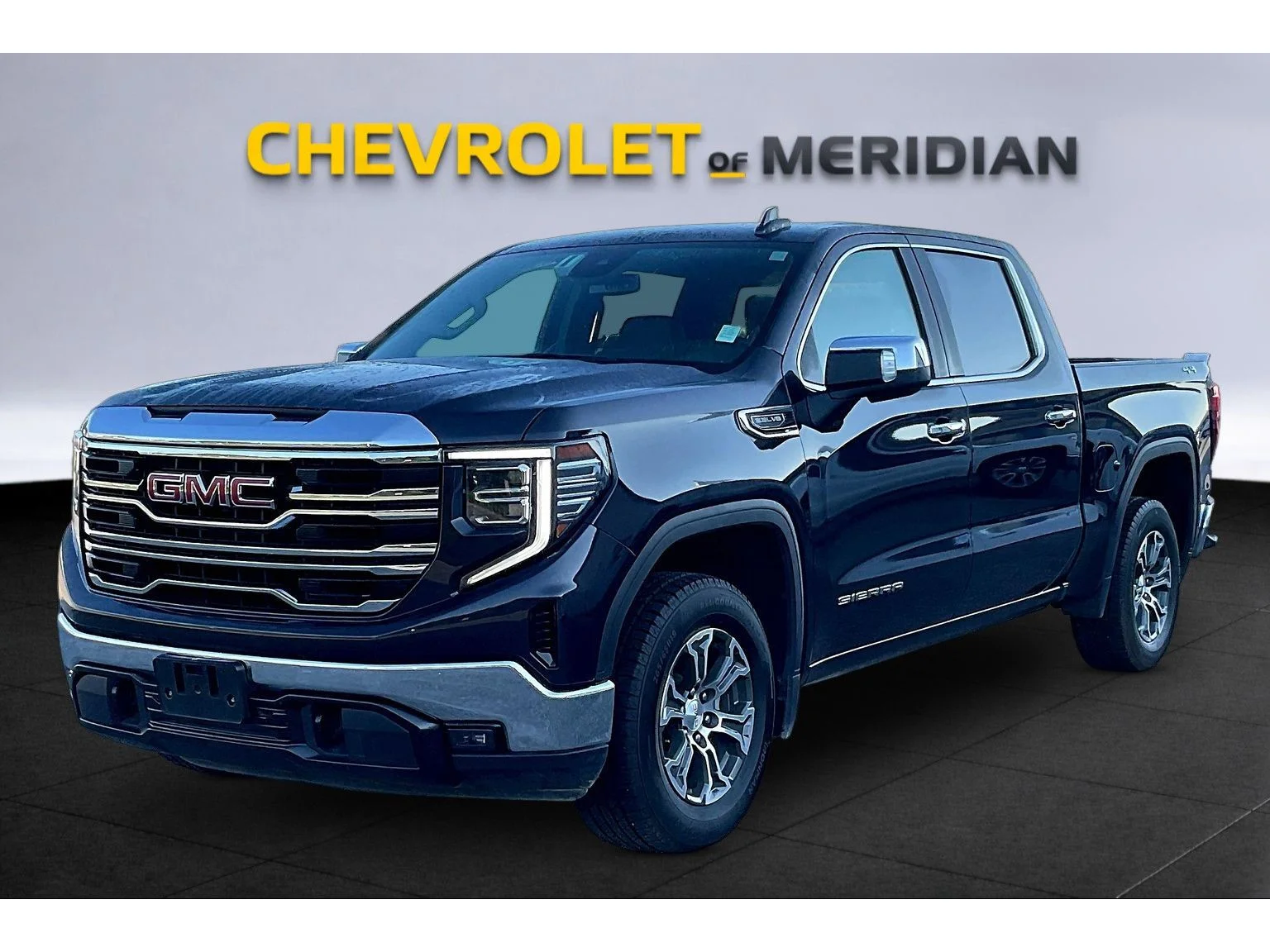 Used 2025 Titanium Rush Metallic GMC SLT image 9