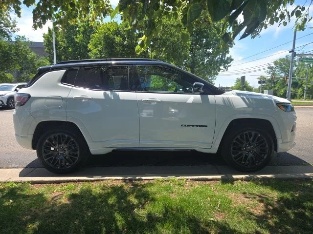 Used 2022 White Jeep Limited image 8