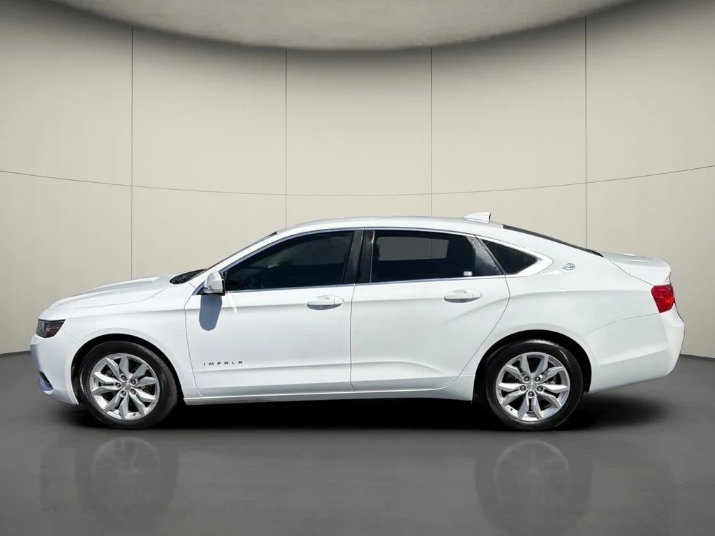 Used 2017 White Chevrolet LT image 4