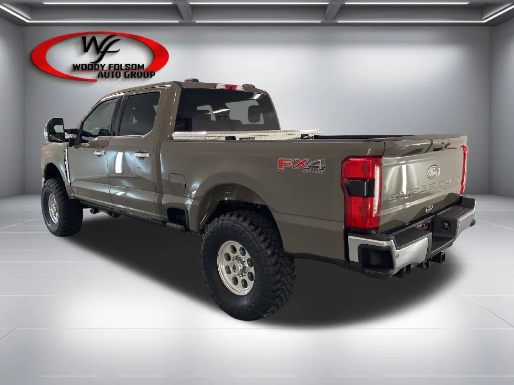 New 2027 Gray Ford Lariat image 9