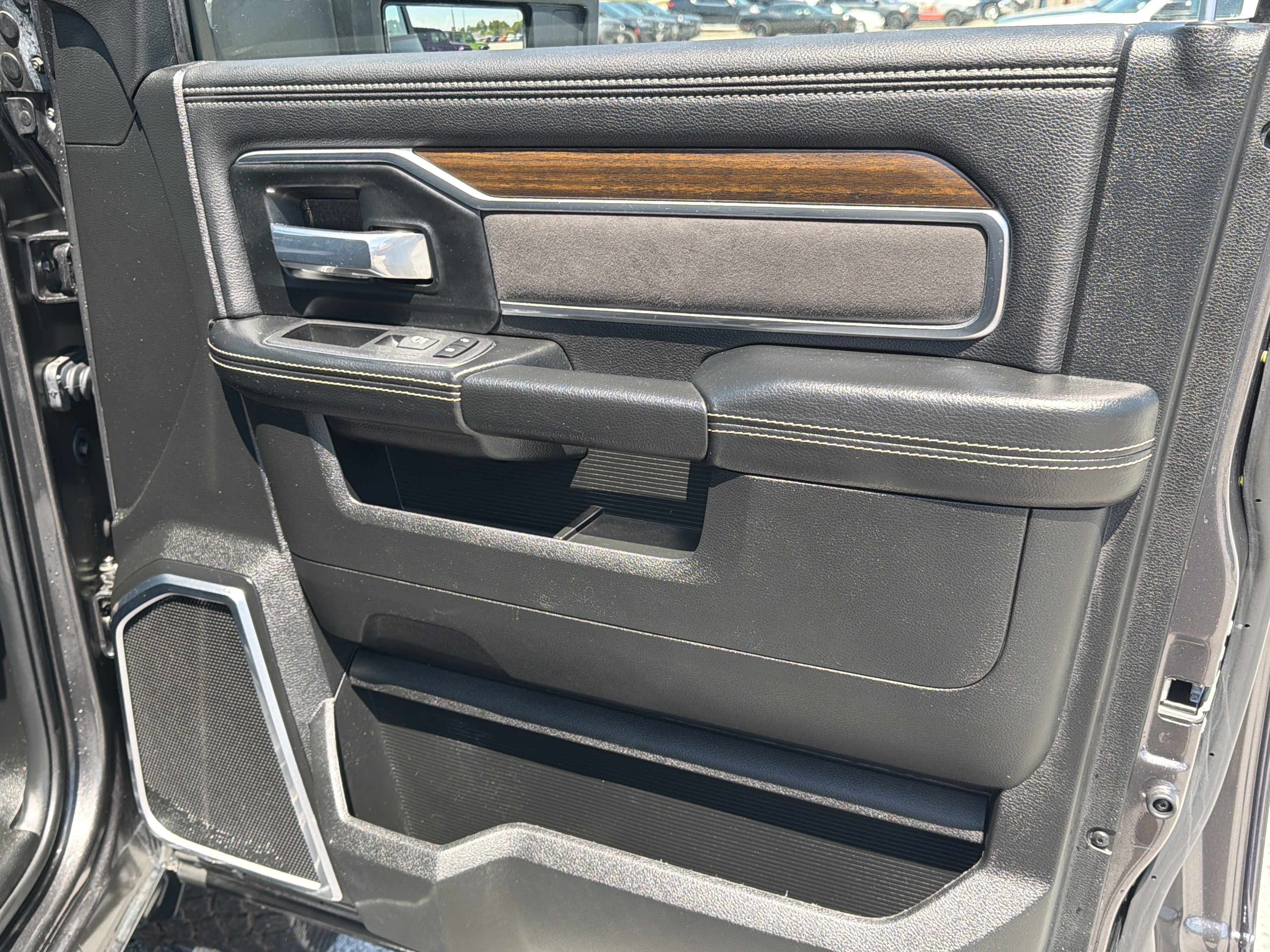 Used 2024 Granite Crystal Metallic Clearcoat Ram Laramie image 15