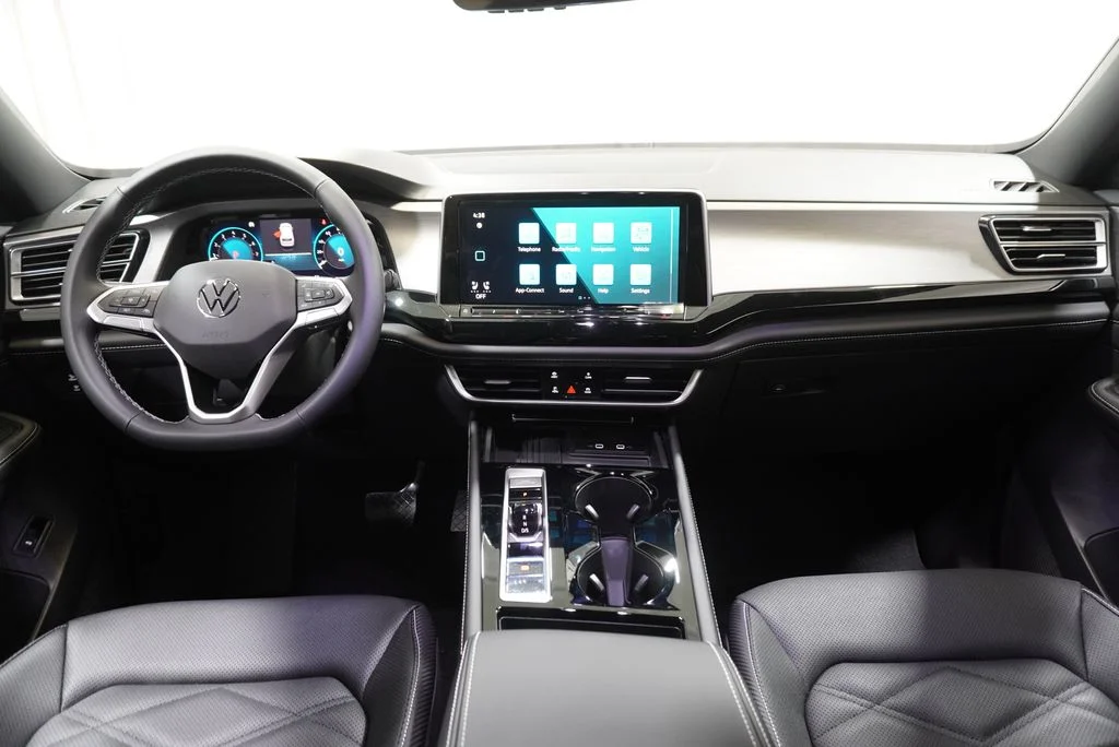 New 2026  Volkswagen SE w/Technology image 13