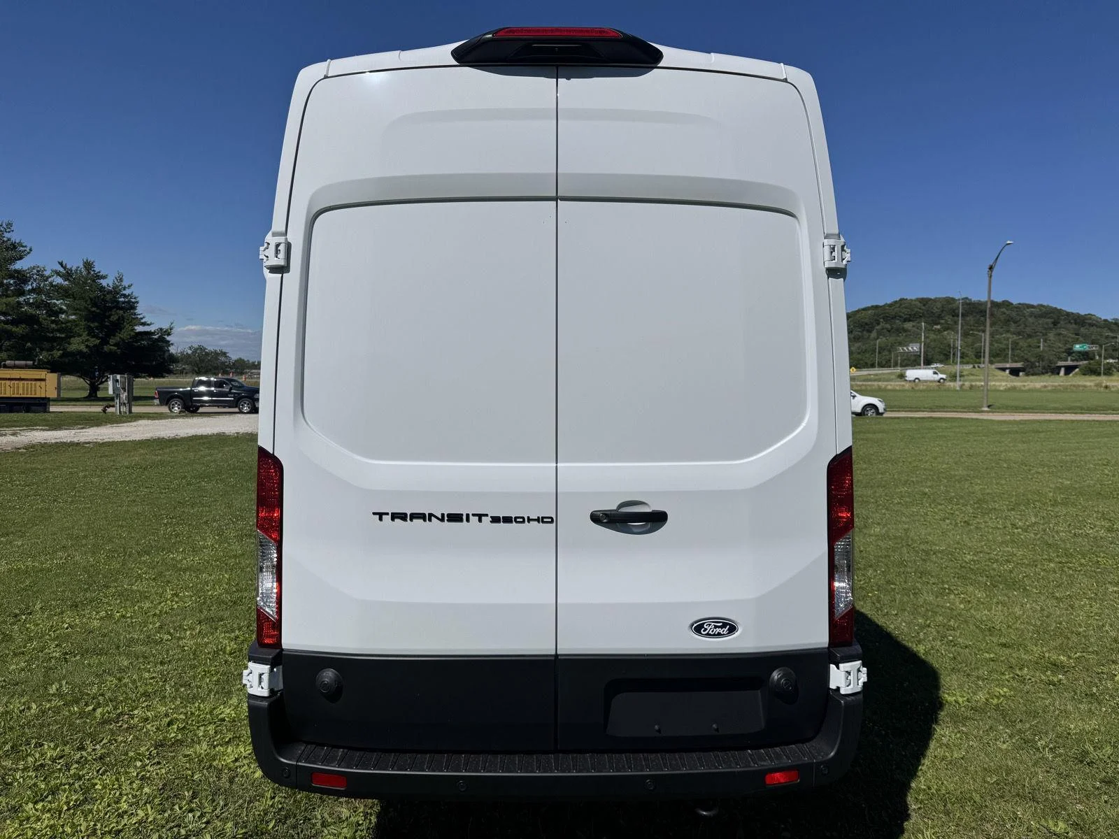 New 2026 Oxford White Ford  image 2