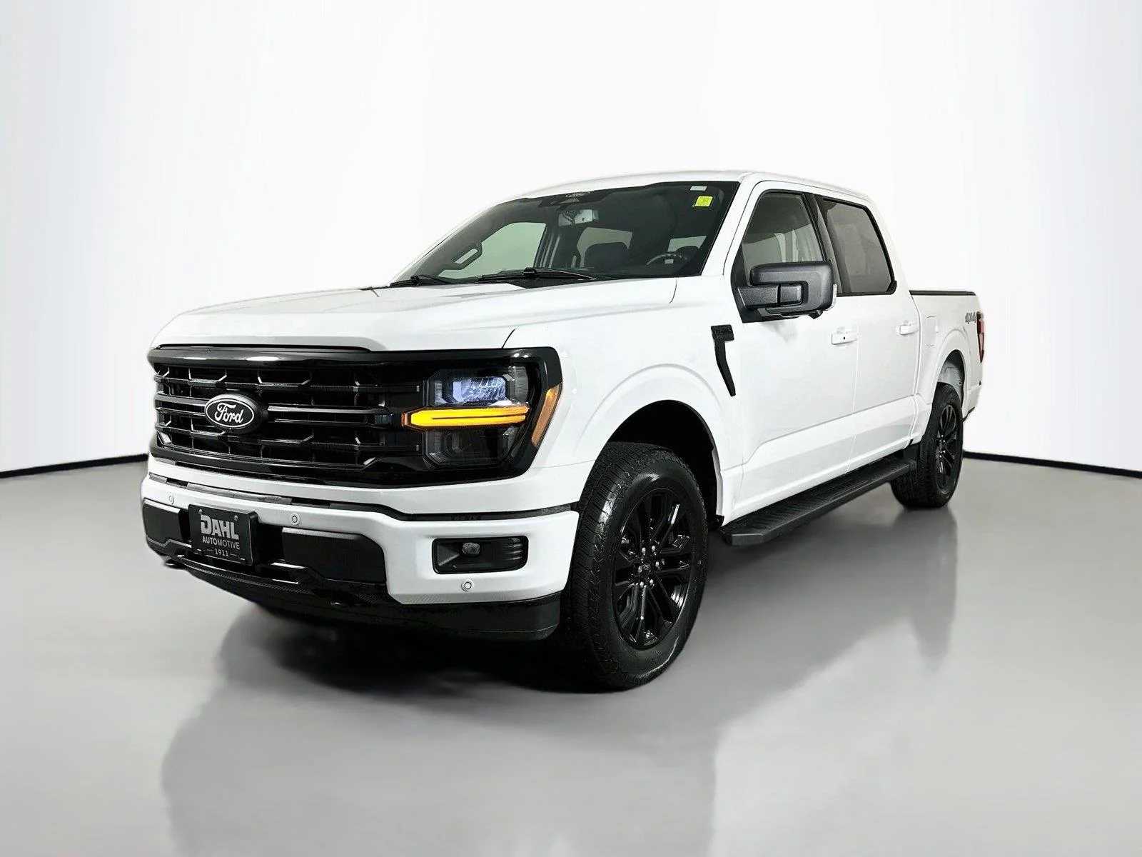 Used 2024 Oxford White Ford XLT image 4