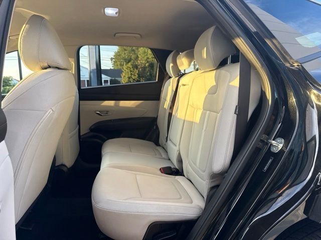 Used 2025 Black Hyundai SEL image 14