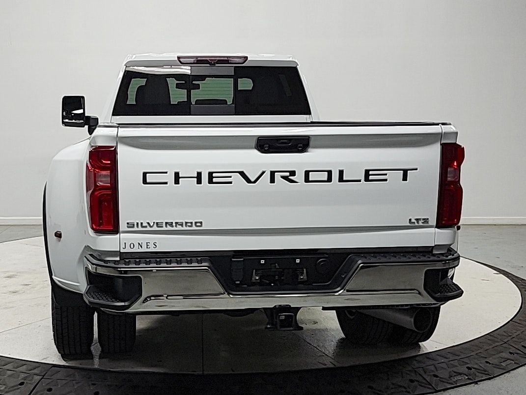 Used 2023 Summit White Chevrolet LTZ image 6
