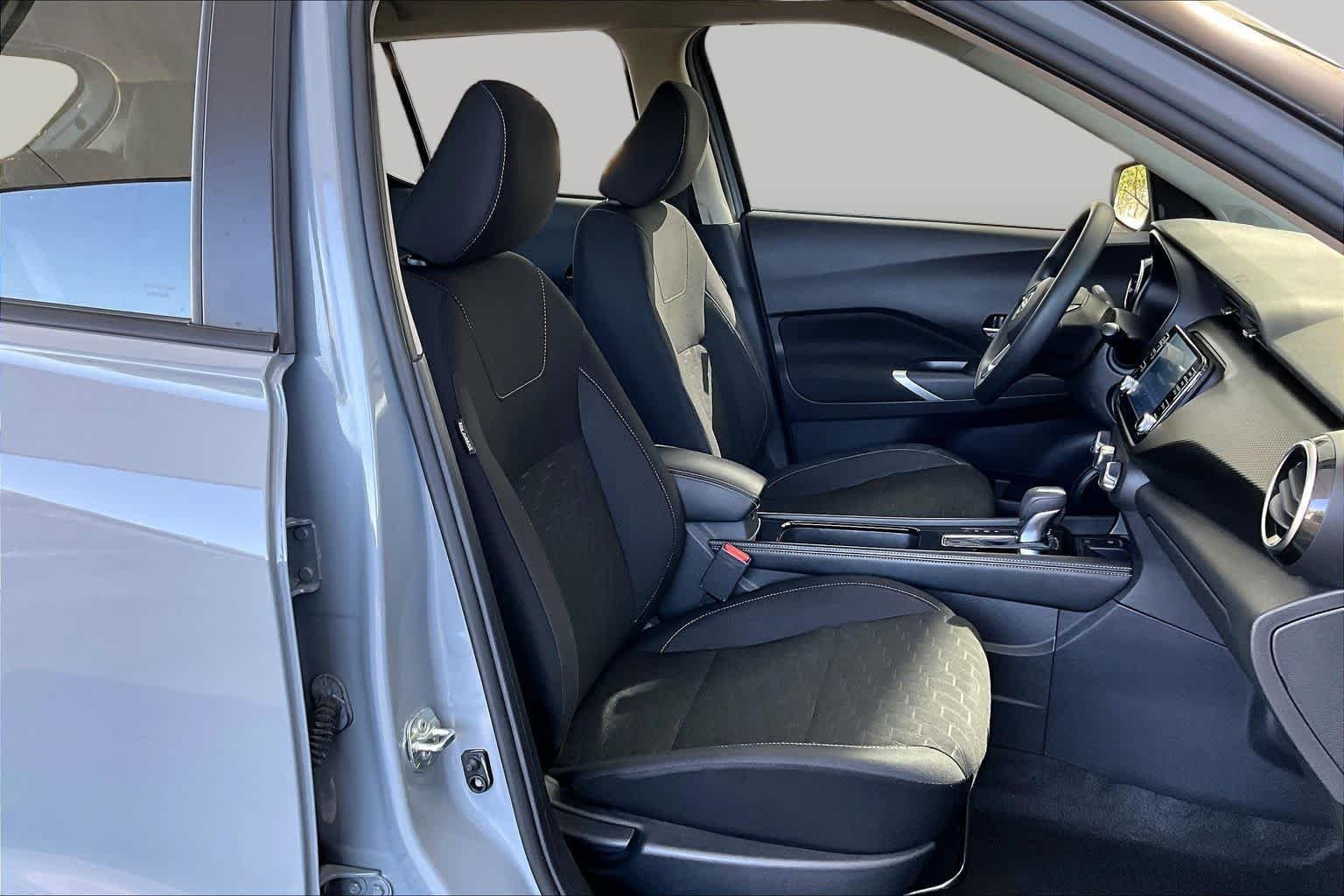 Used 2023 Boulder Gray Pearl Nissan SV image 9