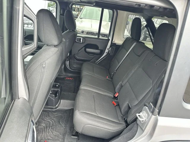 Used 2020 Silver Jeep Unlimited Sport S image 21