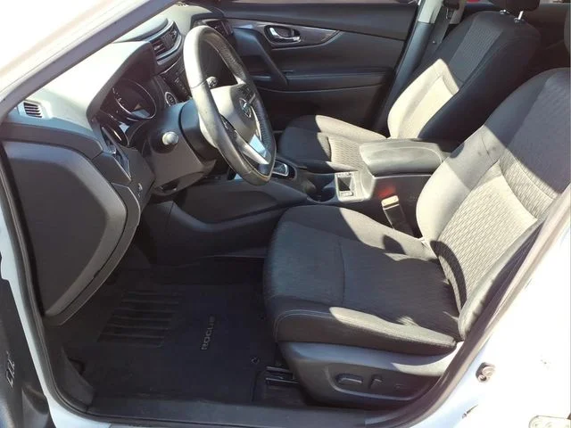 Used 2019 White Nissan SV image 11