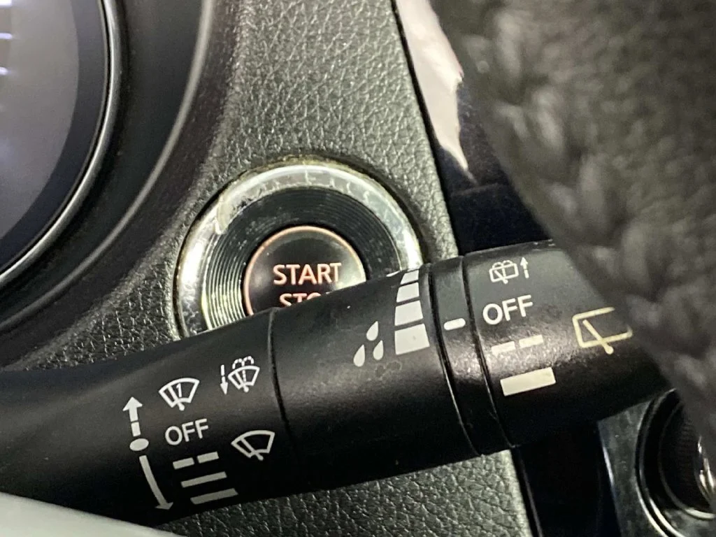 Used 2016 Magnetic Black Nissan SL image 17