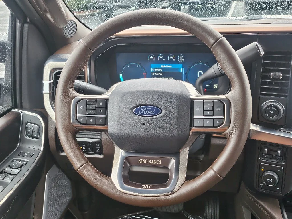 New 2027 Star White Metallic Tri-Coat Ford F-350® King Ranch® image 7